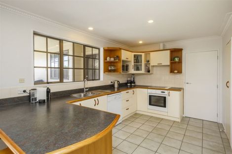 Photo of property in 12 Grange Place, Milson, Palmerston North, 4414