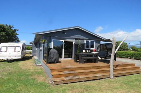 Photo of property in 8 Romilly Street, Westport, 7825