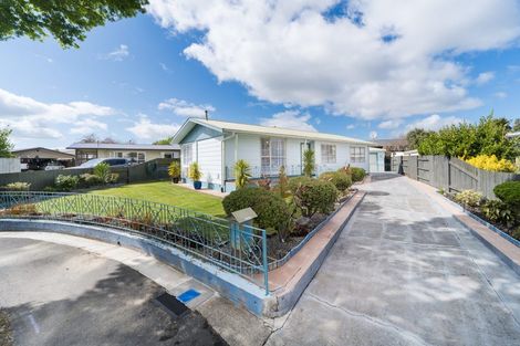 Photo of property in 8 Forbes Place, Kelvin Grove, Palmerston North, 4414