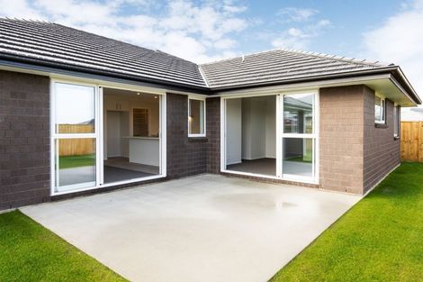 Photo of property in 53 Atlantic Drive, Fitzherbert, Palmerston North, 4410