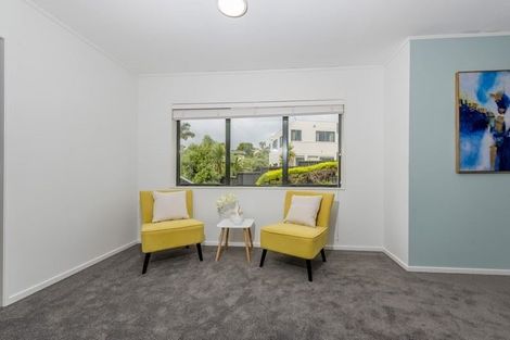 Photo of property in 11 Queen Natalie Place, Massey, Auckland, 0614