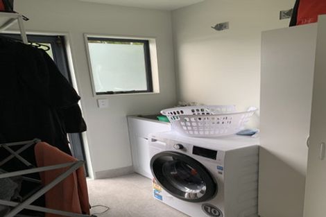 Photo of property in 28 Hillcrest Avenue, Hillcrest, Auckland, 0627