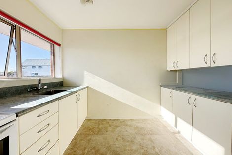 Photo of property in 2/75 Sabulite Road, Kelston, Auckland, 0602