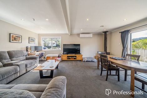 Photo of property in 25 Kendal Grove, Wainuiomata, Lower Hutt, 5014