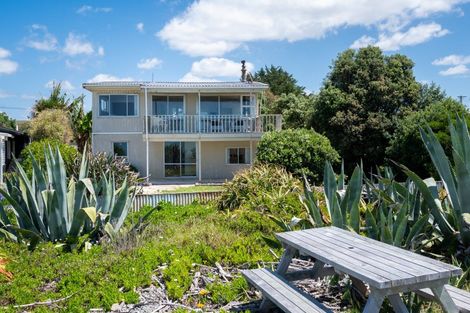 Photo of property in 233 Clifton Road, Te Awanga, 4102