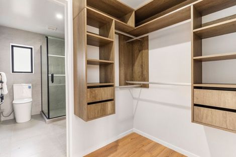 Photo of property in 43d Mirrabooka Avenue, Botany Downs, Auckland, 2010