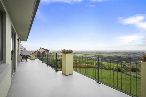 Photo of property in 20 Pineland Drive, Turitea, Palmerston North, 4472