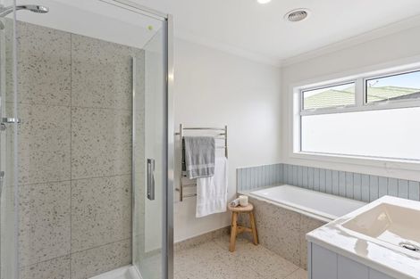 Photo of property in 13 Runanga Grove, Waikanae, 5036