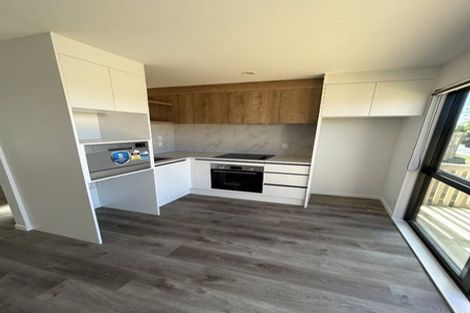 Photo of property in 4d Hepburn Road, Glendene, Auckland, 0602