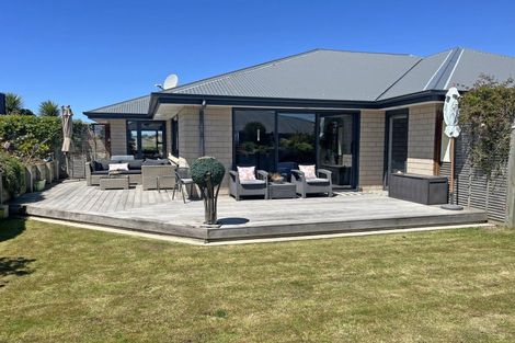 Photo of property in 15 Dove Place, Holmes Hill, Oamaru, 9401