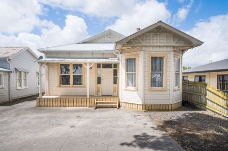 Photo of property in 35 Ada Street, Hokowhitu, Palmerston North, 4410