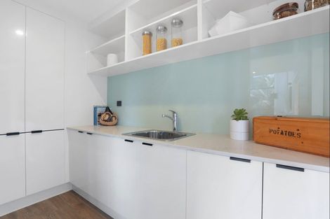 Photo of property in 15 William Blake Way, Riverhead, 0820