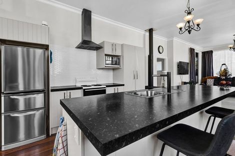 Photo of property in 401 Waihi Road, Normanby, Hawera, 4614