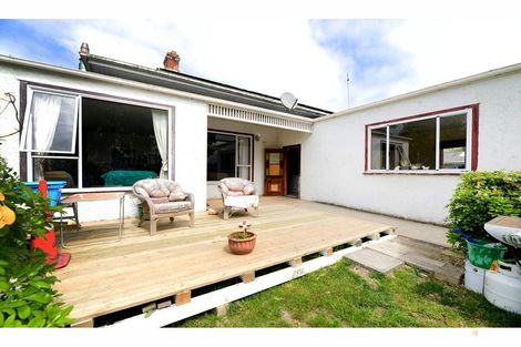 Photo of property in 66 Timaru Road, Waimate, 7924
