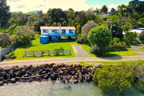 Photo of property in 24 Koutu Beach Road, Opononi, Kaikohe, 0473