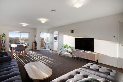 Photo of property in 1/41 Sungrove Rise, Sunnyvale, Auckland, 0612