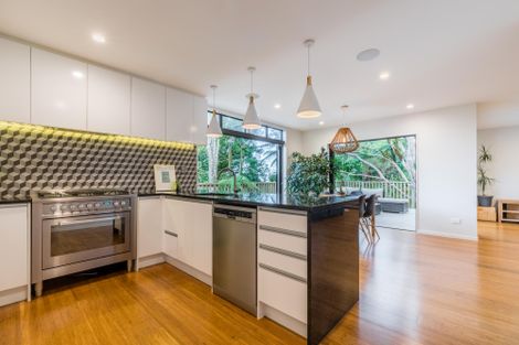 Photo of property in 410a Scenic Drive, Waiatarua, Auckland, 0612