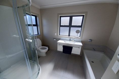 Photo of property in 23 Brindle Way, Newlands, Wellington, 6037