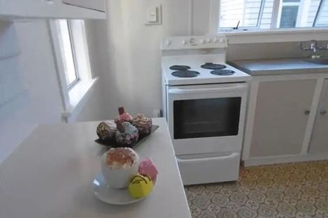 Photo of property in 27 Bulteel Street, New Plymouth, 4310