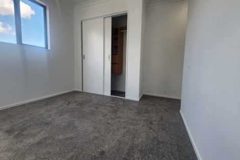 Photo of property in 90a West Harbour Drive, West Harbour, Auckland, 0618