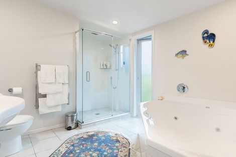 Photo of property in 6a Kohutuhutu Road, Raumati Beach, Paraparaumu, 5032