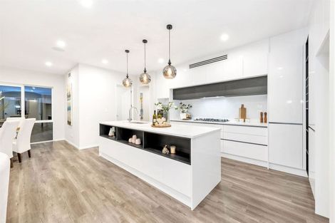 Photo of property in 15 Catalina Avenue, Rosehill, Papakura, 2113