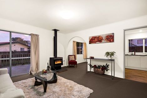 Photo of property in 10 Styca Place, Sunnyvale, Auckland, 0612