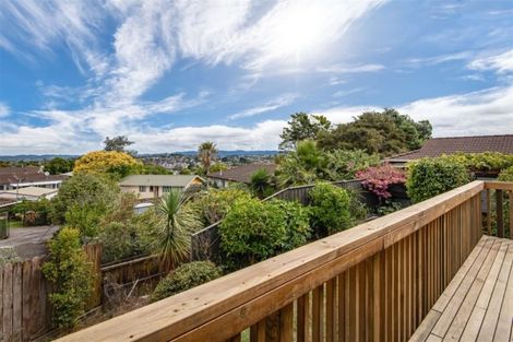 Photo of property in 9 Edgware Road, West Harbour, Auckland, 0618