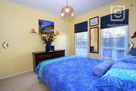 Photo of property in 11 Glenmore Road, Sunnyhills, Auckland, 2010