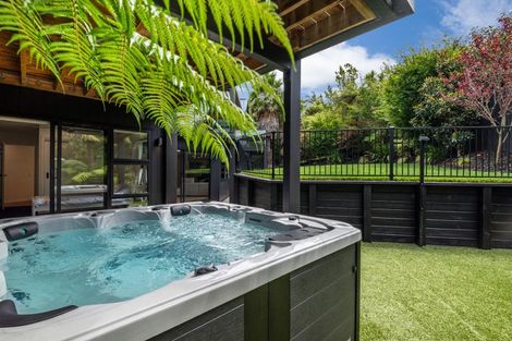 Photo of property in 32a Braemar Road, Castor Bay, Auckland, 0620