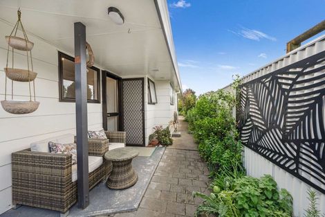 Photo of property in 30c Neeve Road, Taradale, Napier, 4112