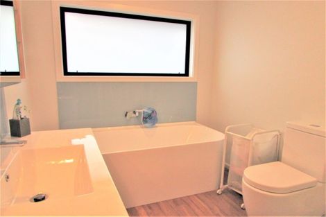 Photo of property in 5 Don Griffin Grove, Trentham, Upper Hutt, 5018