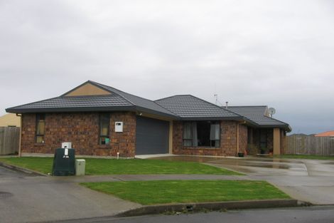 Photo of property in 22 Aspen Way, Kelvin Grove, Palmerston North, 4414