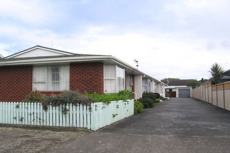 Photo of property in 2/132 Heretaunga Street, Palmerston North, 4414