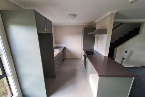 Photo of property in 38 Verdale Circle, Glen Eden, Auckland, 0602