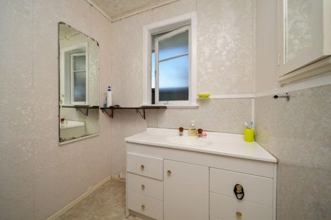 Photo of property in 3 George Street, Waitara, 4320