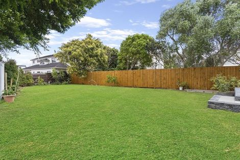 Photo of property in 69b Hattaway Avenue, Bucklands Beach, Auckland, 2012