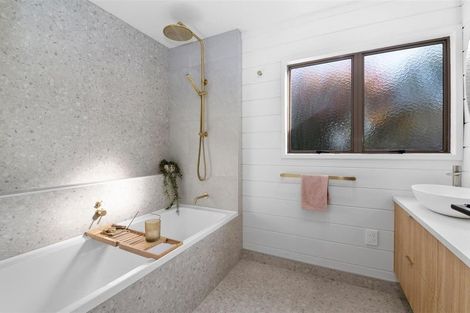 Photo of property in 13 Thelma Place, Lynmore, Rotorua, 3010