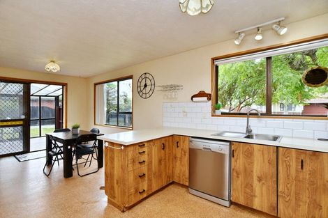 Photo of property in 31 Solomon Avenue, Redwood, Christchurch, 8051