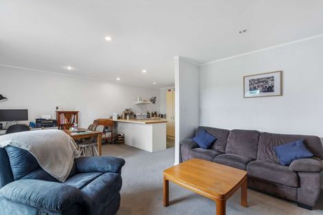 Photo of property in 2 Blumhardt Place, Avondale, Auckland, 1026