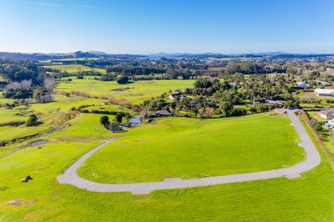 Photo of property in 2 Waterfall Lane, Kerikeri, 0230