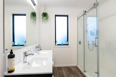 Photo of property in 527 Frankley Road, Hurworth, New Plymouth, 4371