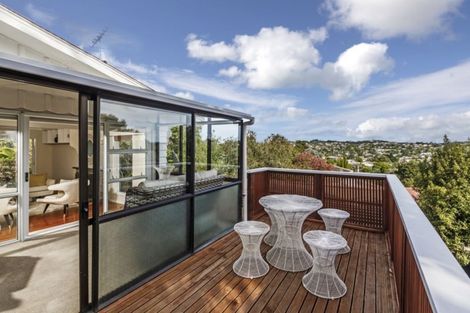 Photo of property in 1/4 Firth Road, Torbay, Auckland, 0630