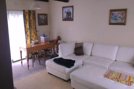 Photo of property in 124 Akaroa Drive, Maupuia, Wellington, 6022