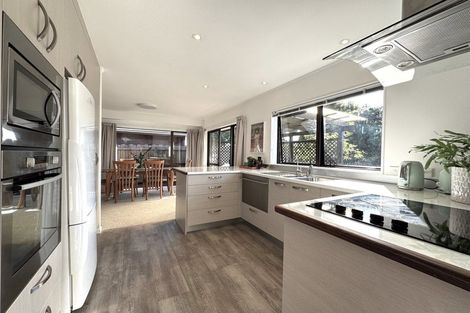 Photo of property in 1/71 Aviemore Drive, Highland Park, Auckland, 2010