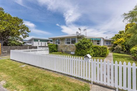 Photo of property in 84 Donovan Road, Paraparaumu Beach, Paraparaumu, 5032