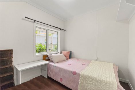 Photo of property in 73c East Coast Road, Castor Bay, Auckland, 0620