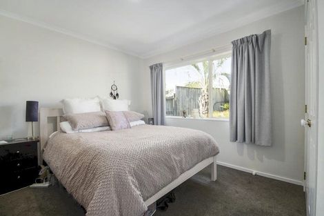 Photo of property in 4 Delmont Close, East Tamaki Heights, Auckland, 2016