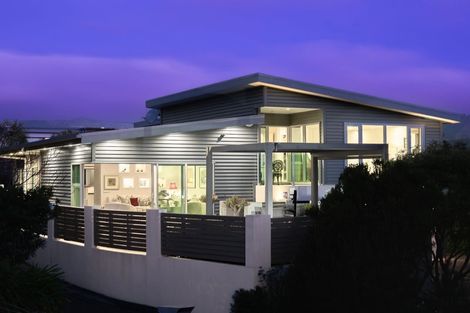 Photo of property in 6a Kohutuhutu Road, Raumati Beach, Paraparaumu, 5032