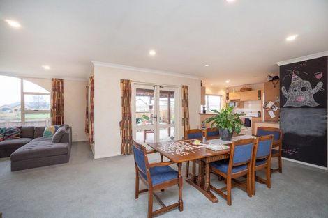 Photo of property in 39 Parnell Heights Drive, Kelvin Grove, Palmerston North, 4414